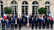 FEMME ACTUELLE - Vacances : découvrez où Emmanuel Macron et son gouvernement sont partis l'été dernier