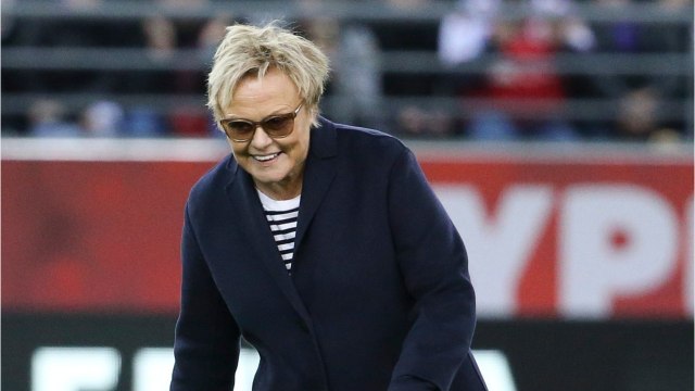 FEMME ACTUELLE - Qui craquera en premier ? Muriel Robin et sa femme Anne Le Nen dépassées par un nouveau membre de leur famille