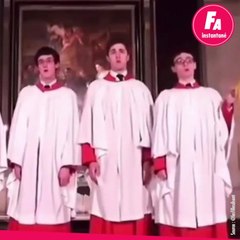 Une voix d'ange ... à l'hélium