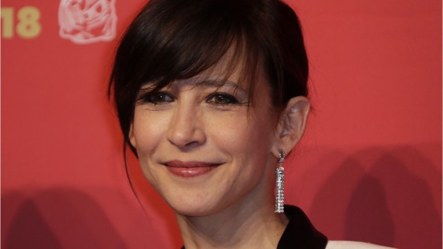 FEMME ACTUELLE - Sophie Marceau en deuil : quatre ans après la mort de sa mère, son père est décédé