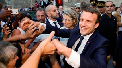 FEMME ACTUELLE - Emmanuel Macron ému en évoquant sa mère et sa grand-mère