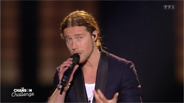 FEMME ACTUELLE - La Chanson Challenge : Julien Doré bouleversé pendant son duo surprise avec Hélène Segara