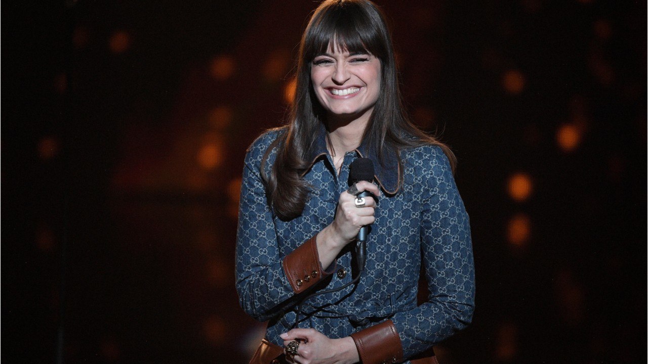 FEMME ACTUELLE - Camille&Images : Camille Combal se moque de la phobie étrange de Clara Luciani