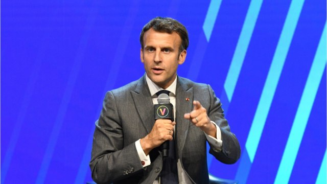 FEMME ACTUELLE - Emmanuel Macron : Fabrice Luchini improvise un drôle de débat avec lui, les internautes mitigés