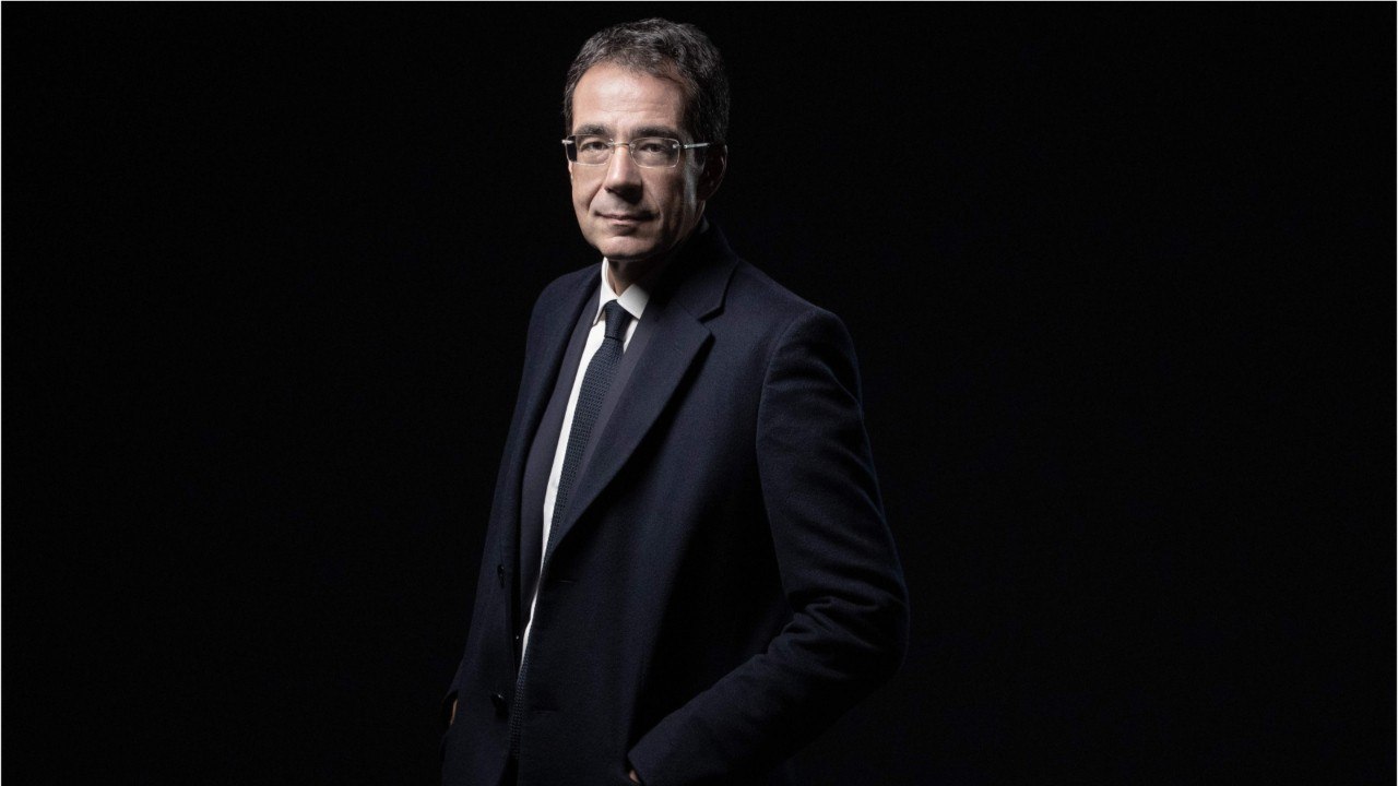 FEMME ACTUELLE -  Darius Rochebin hors de cause après les accusations de harcèlement : "Cet épisode est refermé"