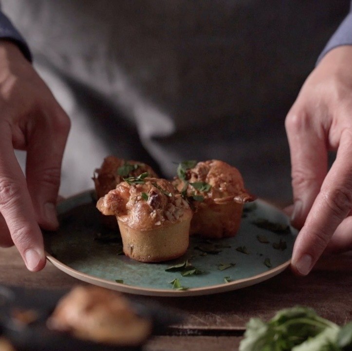 Des Régions à Croquer : Mini Cakes au fromage de Bergues et lard, de Nicolas Rieffel avec les Alliances Locales E.Leclerc