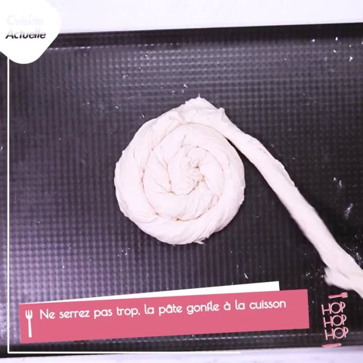 CUISINE ACTUELLE - Hop hop hop : pizza blanche torsadée aux 3 fromages