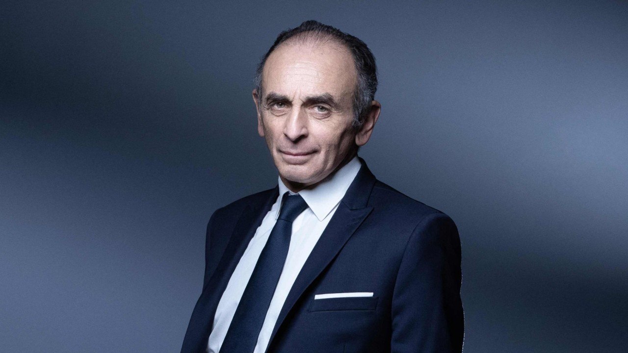 FEMME ACTUELLE - Emmanuel Macron “a ce qu’il mérite” : l’avis (radical) d’Eric Zemmour sur la gifle au Président