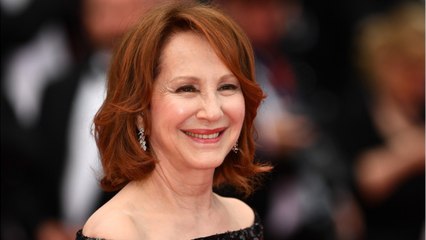 FEMME ACTUELLE - Nathalie Baye, grand-mère : “Laura sait qu’elle peut compter sur moi”