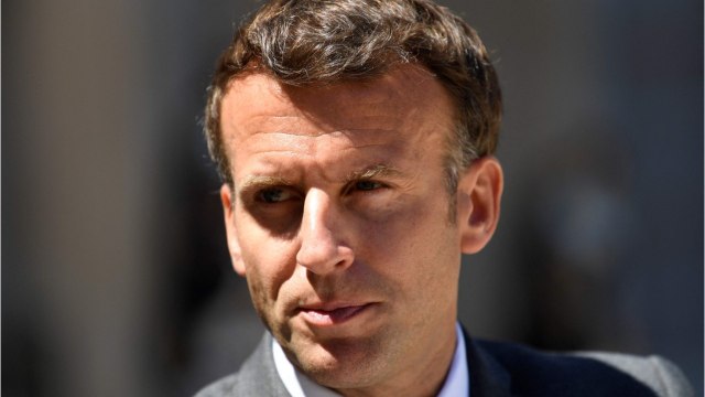 FEMME ACTUELLE - Emmanuel Macron giflé : qui sont les deux personnes interpellées ?