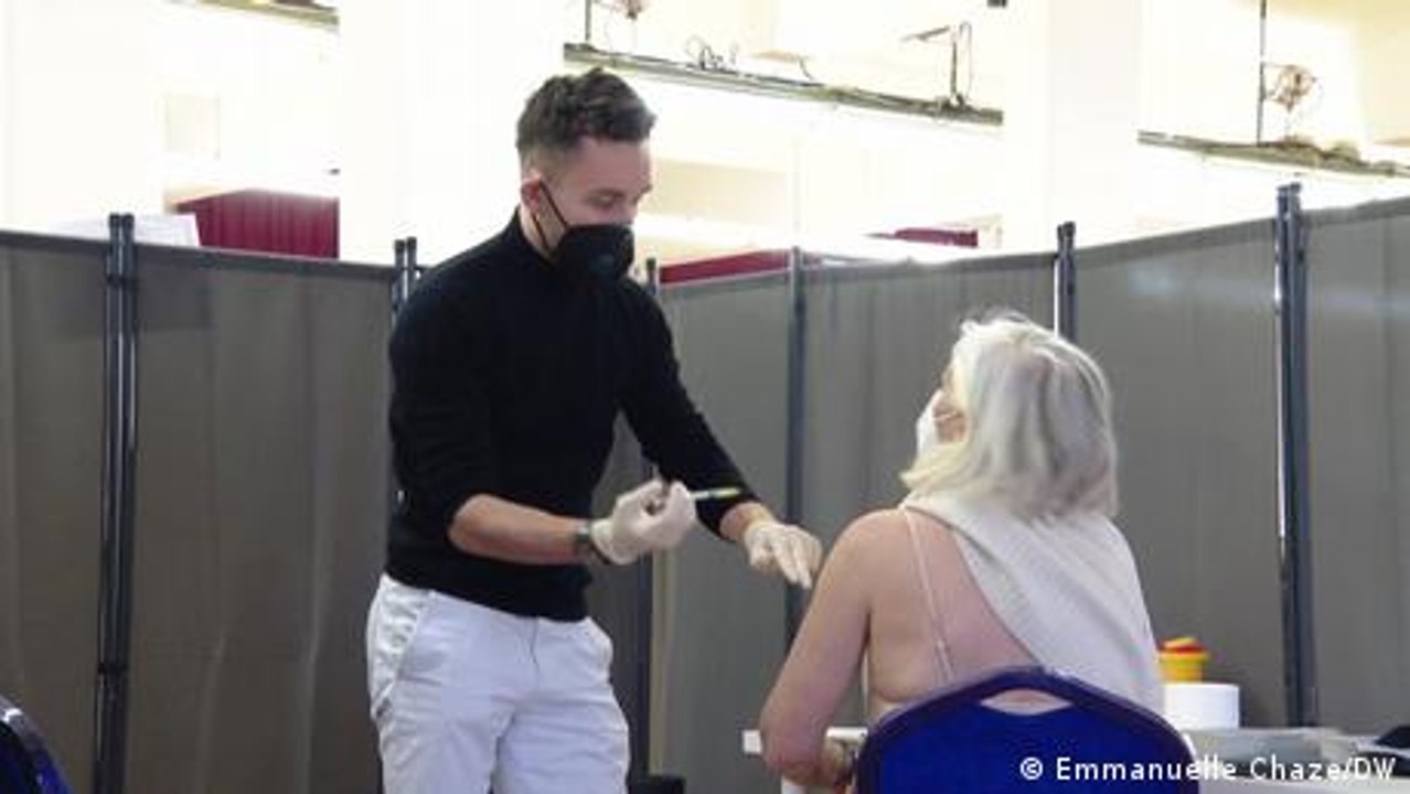 Berlin jabs thousands during the holidays