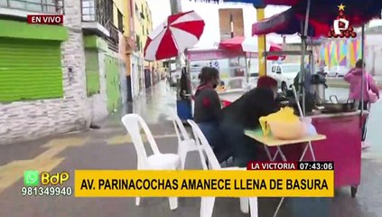 Dejan montones de basura en medio de la avenida Parinacochas en La Victoria