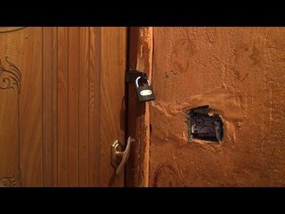 الوطن  في منزل الحداد المنتحر.. والجيران: عمره ما شرب سيجارة