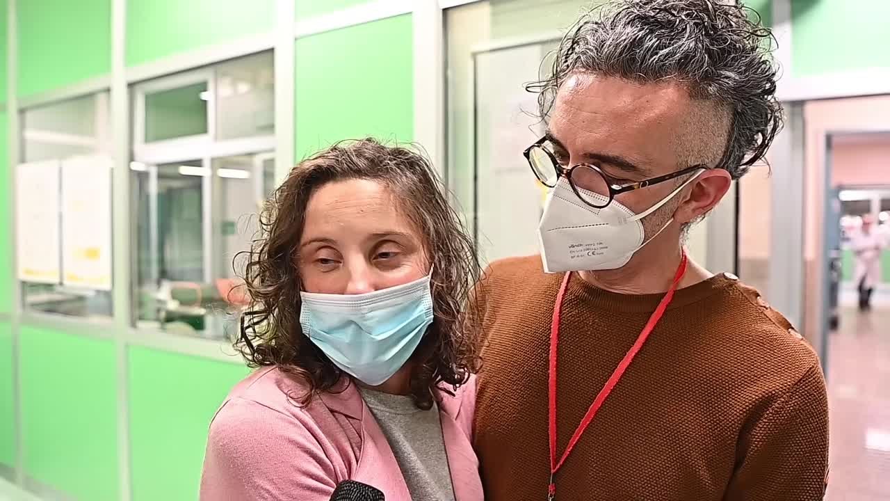 Torino, partorisce durante un intervento al cervello: "La bambina e' una guerriera"