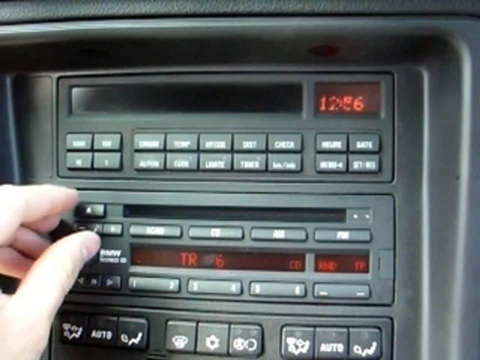 Murray Head dans BMW 850i autoradio d'origine