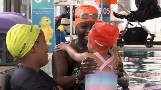Qld grassroots program helping refugees and migrants learn to swim