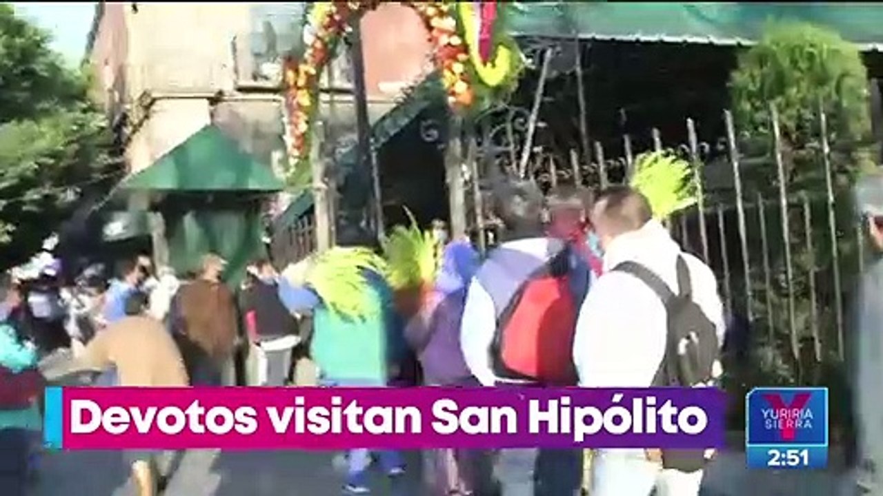 Devotos de San Judas Tadeo visitan la iglesia de San Hipólito