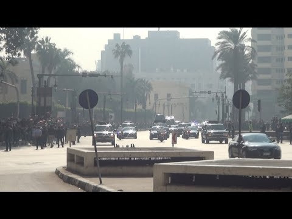 استقبال شعبي حافل لموكب بن سلمان أثناء مروره بميدان التحرير