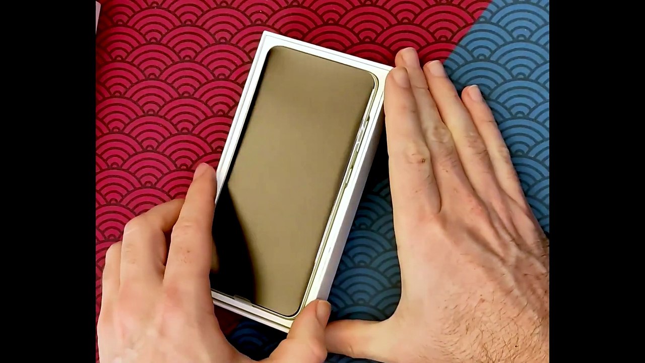 Galaxy S21 FE ainda não foi anunciado mas já foi retirado da caixa