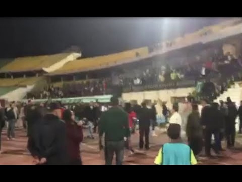 جماهير الزمالك تهاجم اللاعبين بعد التعادل مع طلائع الجيش