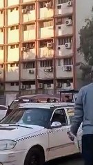 شاهد قاتل طفلة الطالبية في مصر يهدد بانتحاره من أعلى مبنى المحكمة