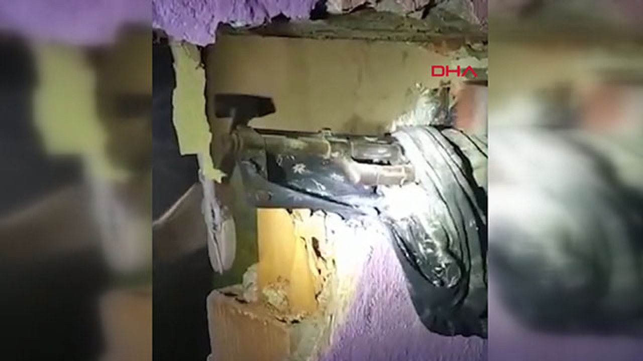 Bahçe duvarına yerleştirilen kalaşnikof tüfek ele geçirildi