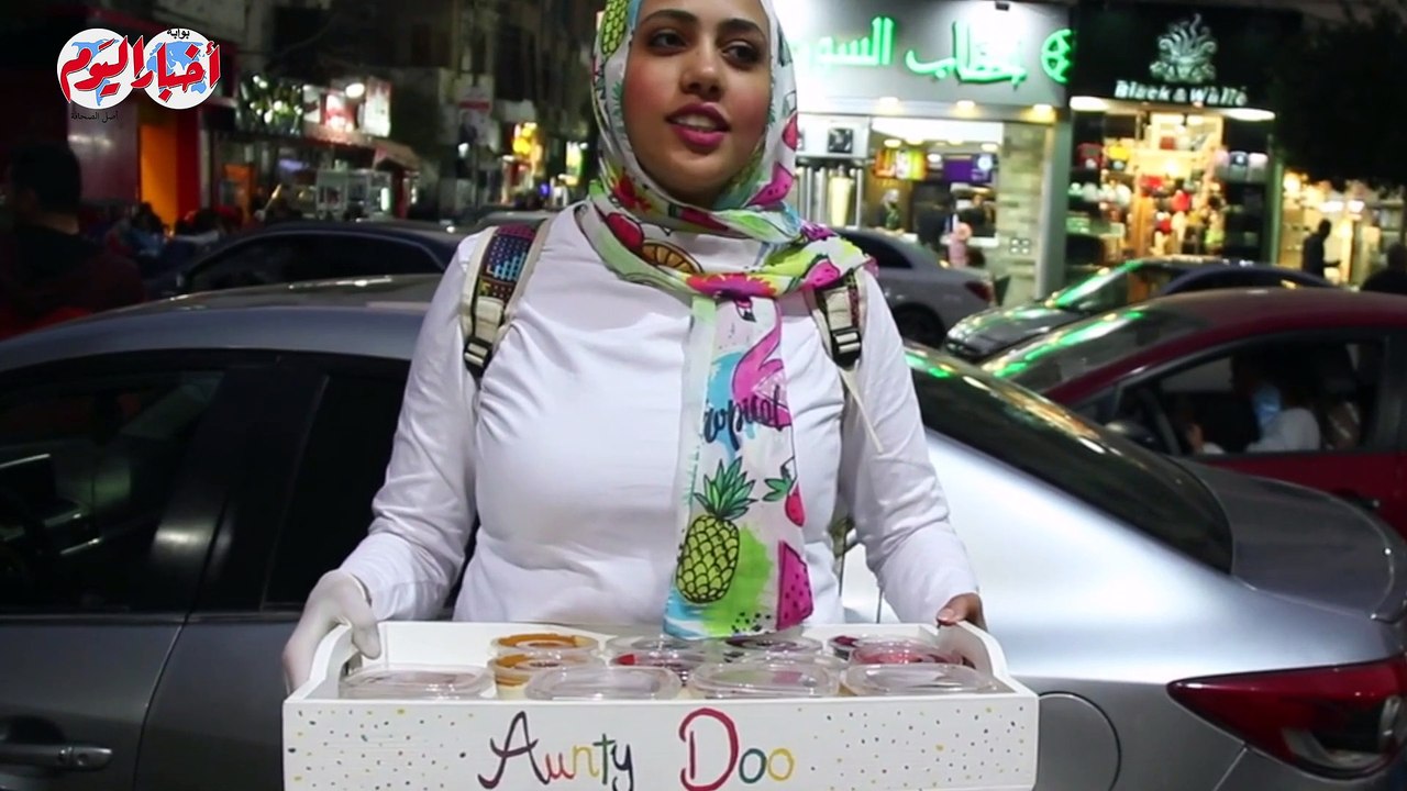 بائعة «تشيز كيك» بطعم السعادة على الناصية في مصر الجديدة