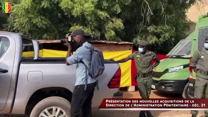 Le Garde des Sceaux passe en revue les nouvelles acquisitions de la DAP