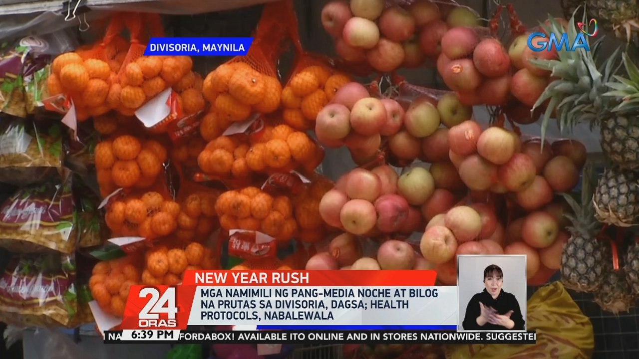 Mga namimili ng pang-media noche at bilog na prutas sa Divisoria, dagsa; Health protocols, nabalewala | 24 Oras