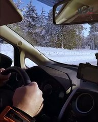 ورشة تيربو-كيف تقود بأمان في الأجواء الماطرة