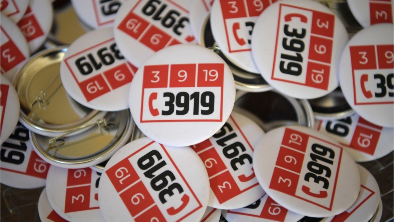 FEMME ACTUELLE - Contre les violences faites aux femmes: la plateforme 3919 disponible 7J/7 et 24h/24 dès la fin août