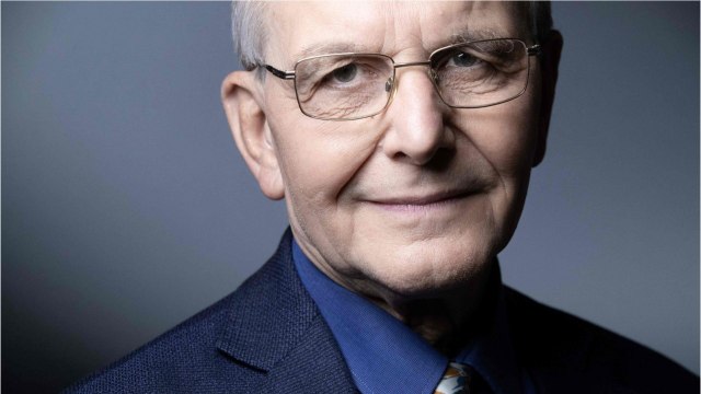 FEMME ACTUELLE - Axel Kahn frappé par un cancer : cette décision symbolique qu'il est contraint de prendre