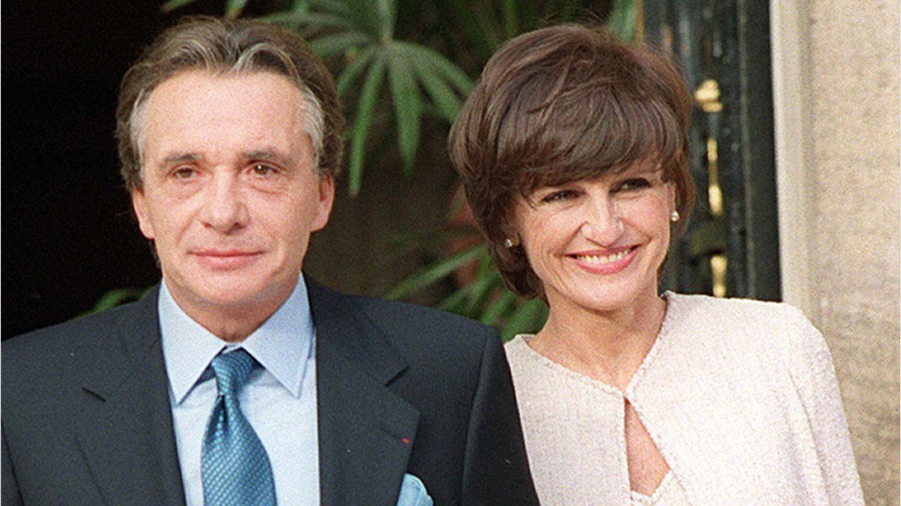 FEMME ACTUELLE - Michel Sardou : qui est sa femme, Anne-Marie Périer ?