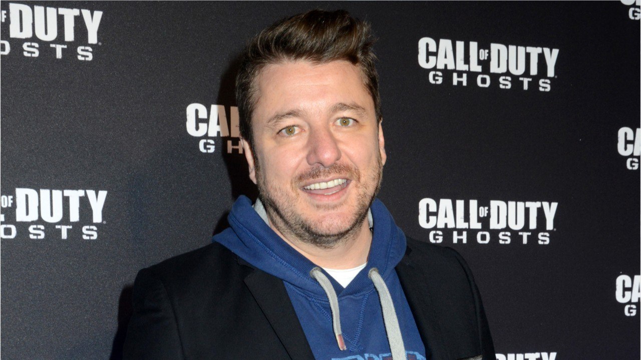 FEMME ACTUELLE - Bruno Guillon poste une photo des derniers tournages des "Z’amours", les internautes lui apportent leur soutien