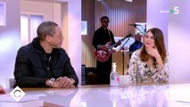 VIDEO “Viens t’asseoir-là” : quand JoeyStarr fait du rentre-dedans à Anne-Elisabeth Lemoine