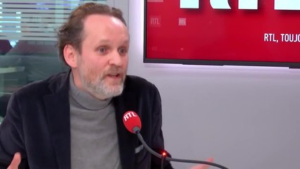 FEMME ACTUELLE - Richard Berry, au plus mal depuis les accusations de viol ? Un ami proche donne de ses nouvelles