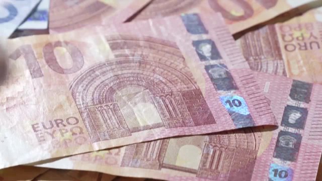 Caro bollette, stangata da 770 a 1200 euro a famiglia