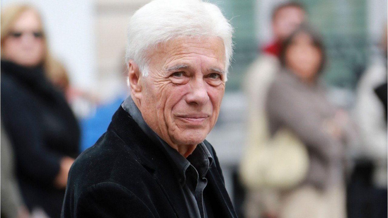 FEMME ACTUELLE - Victoria Bedos revient sur les derniers jours de son père Guy Bedos, "mort du confinement"