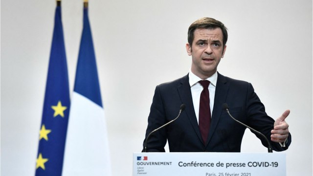 FEMME ACTUELLE - Olivier Véran dévoile ses astuces pour tenir les nuits où il dort très peu