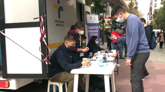 Ελλάδα: «Σπάνε» τα κοντέρ των κρουσμάτων - 28.828 ανακοίνωσε ο ΕΟΔΥ - 72 νέοι θάνατοι