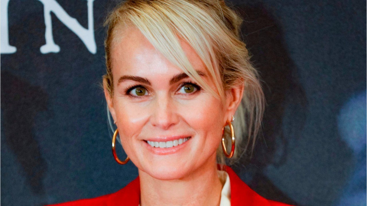 FEMME ACTUELLE - Regard amoureux, tendre baiser : Laeticia Hallyday et Jalil Lespert dévoilent une vidéo pour la Saint-Valentin