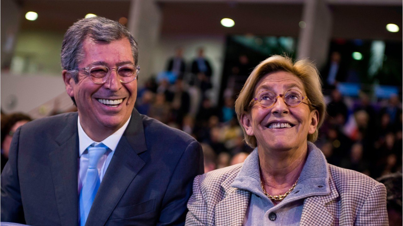 FEMME ACTUELLE - La déclaration d'amour de Patrick Balkany à sa femme pour la Saint-Valentin passe mal auprès des internautes (1)