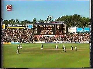 SOUTH AFRICA v ENGLAND 2nd TEST MATCH DAY 2 SESSION 3 JOHANNESBURG DEC 1995