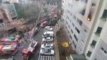 서울 봉천동 아파트에서 불...주민 3명 병원 이송 / YTN