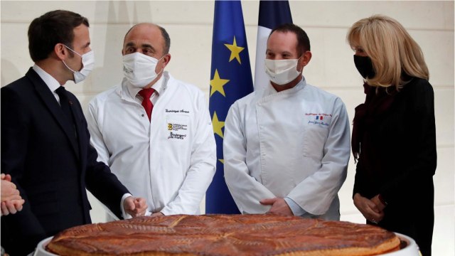 FEMME ACTUELLE - Coronavirus : ces concessions d’Emmanuel et Brigitte Macron pour la galette des rois de l’Elysée