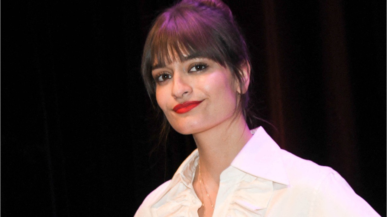 FEMME ACTUELLE - Deux célèbres chanteuses choquées par des caricatures à leur effigie. Elles réagissent avec humour (1)