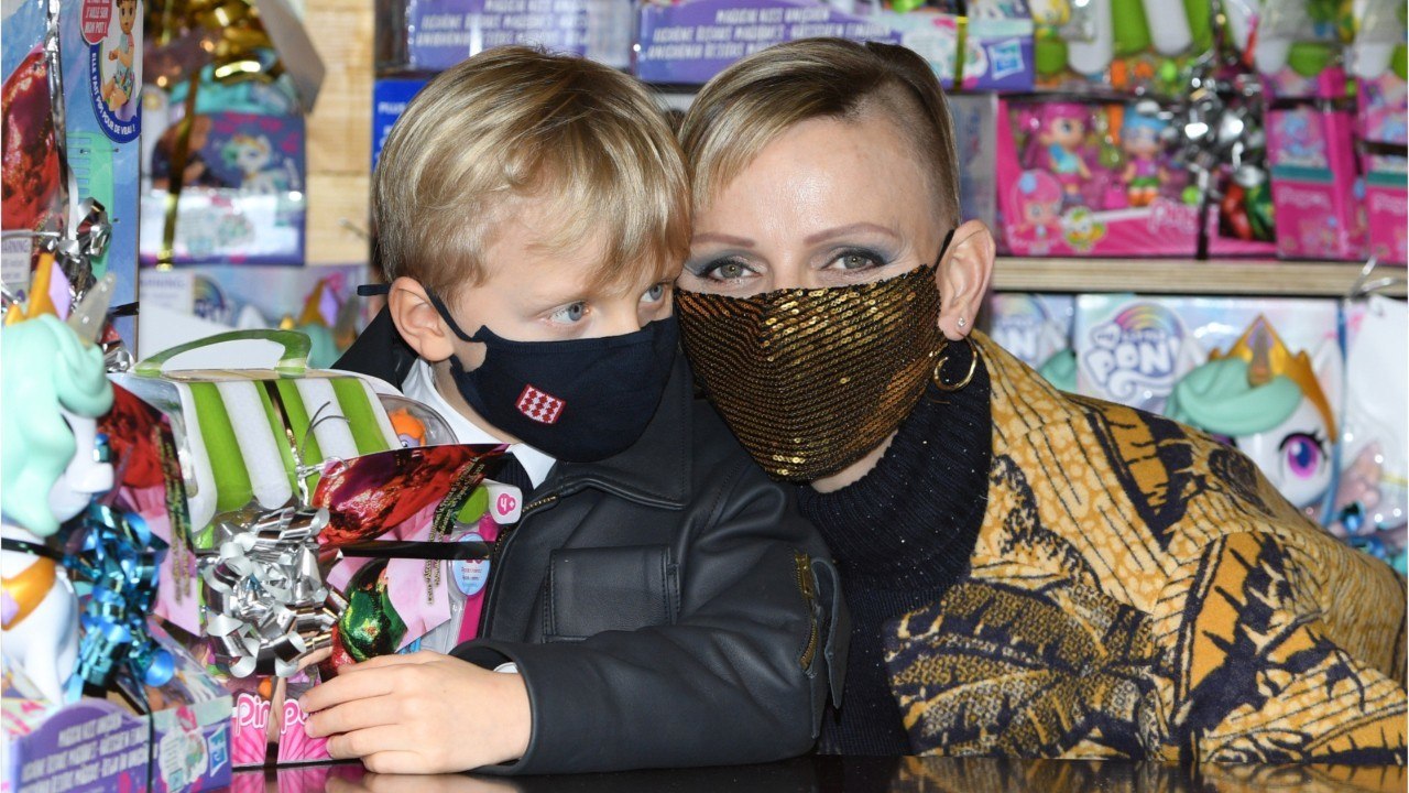 FEMME ACTUELLE - Charlene de Monaco : En mode Far West avec Albert et les jumeaux