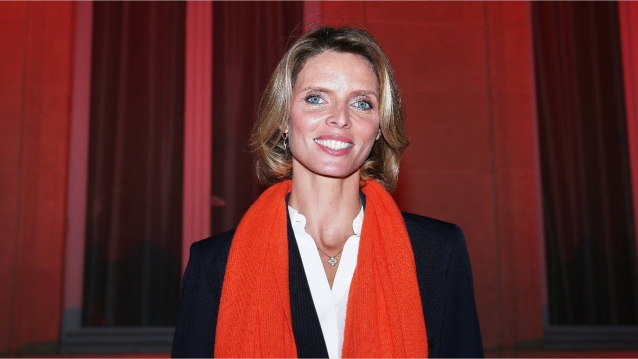 FEMME ACTUELLE -  Miss France 2021 : Lou-Anne Lorphelin, favorite du concours ? Sylvie Tellier répond sans filtre