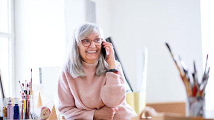 FEMME ACTUELLE - Ecrire aux personnes âgées à Noël : cette nouvelle tendance feel good