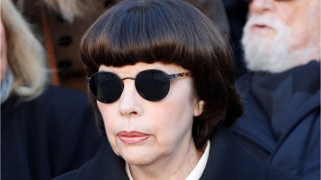 FEMME ACTUELLE - Mireille Mathieu : déprimée par le confinement, elle se soulage avec Cyril Hanouna et Jean-Pierre Pernaut